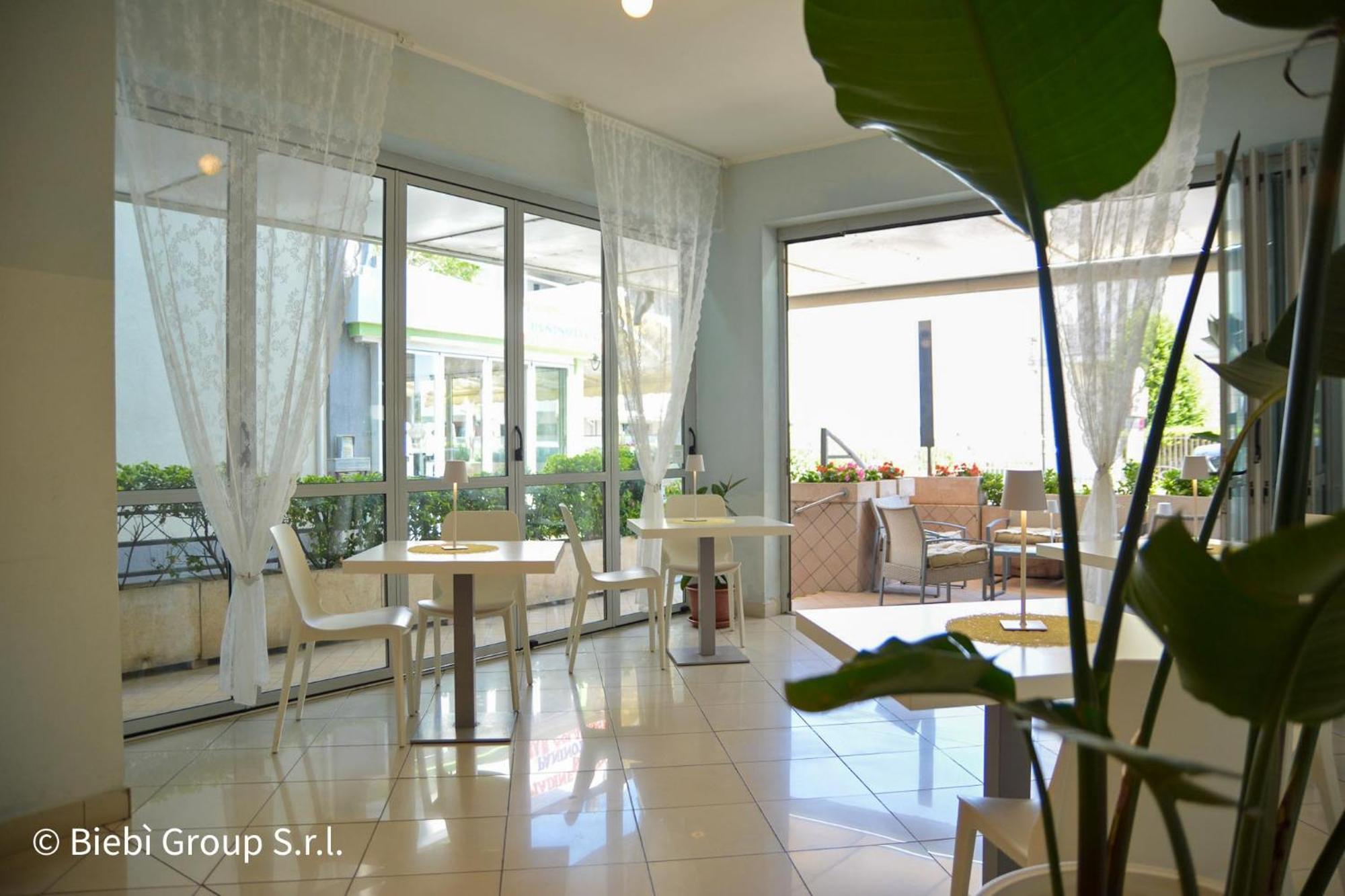 Hotel Giorg - Waterpark Included Rimini Luaran gambar
