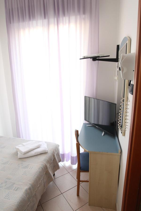 Hotel Giorg - Waterpark Included Rimini Luaran gambar