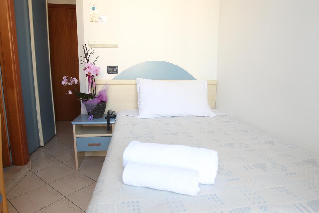 Hotel Giorg - Waterpark Included Rimini Luaran gambar