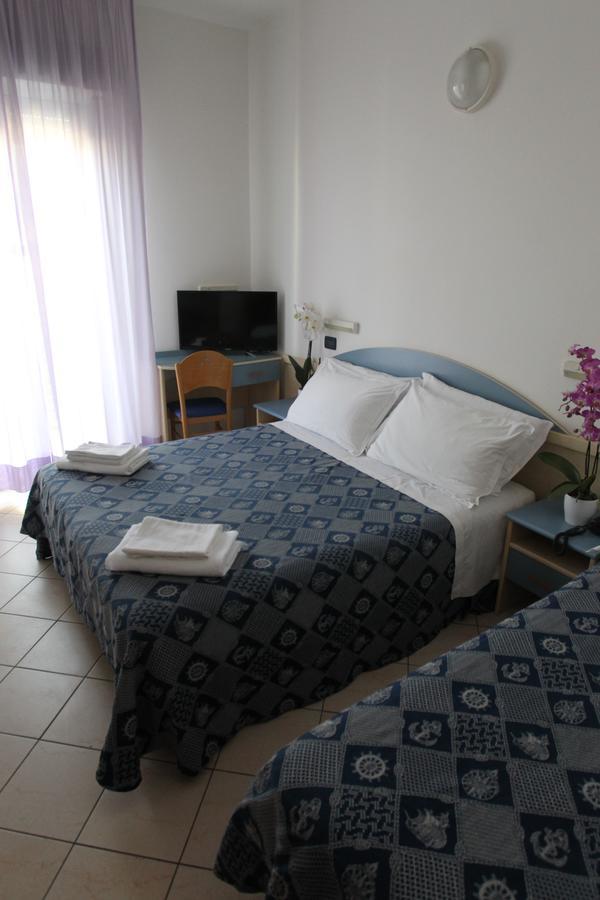 Hotel Giorg - Waterpark Included Rimini Luaran gambar