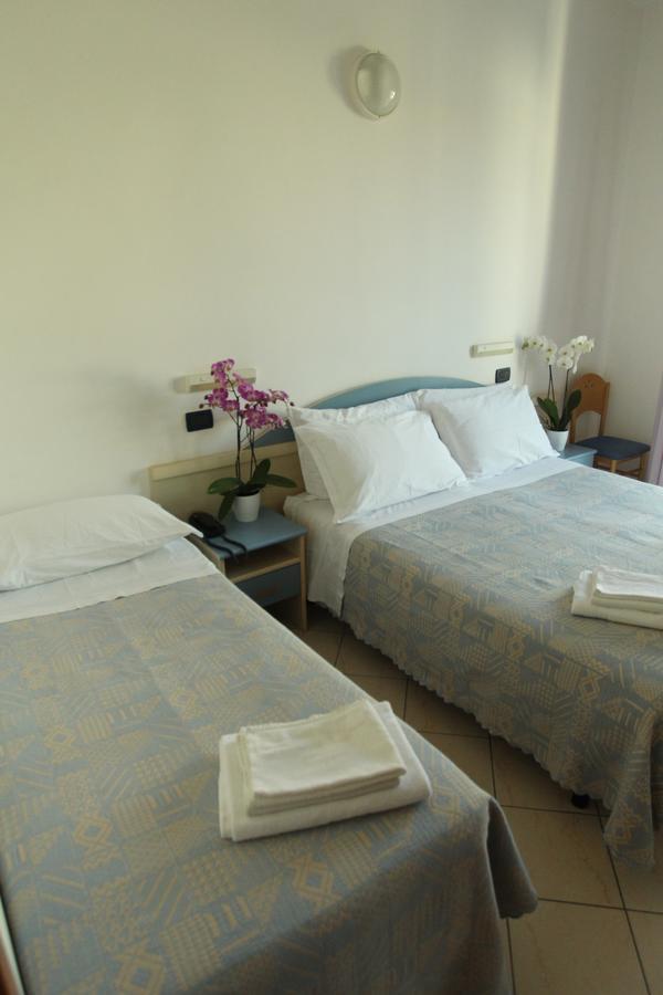 Hotel Giorg - Waterpark Included Rimini Luaran gambar